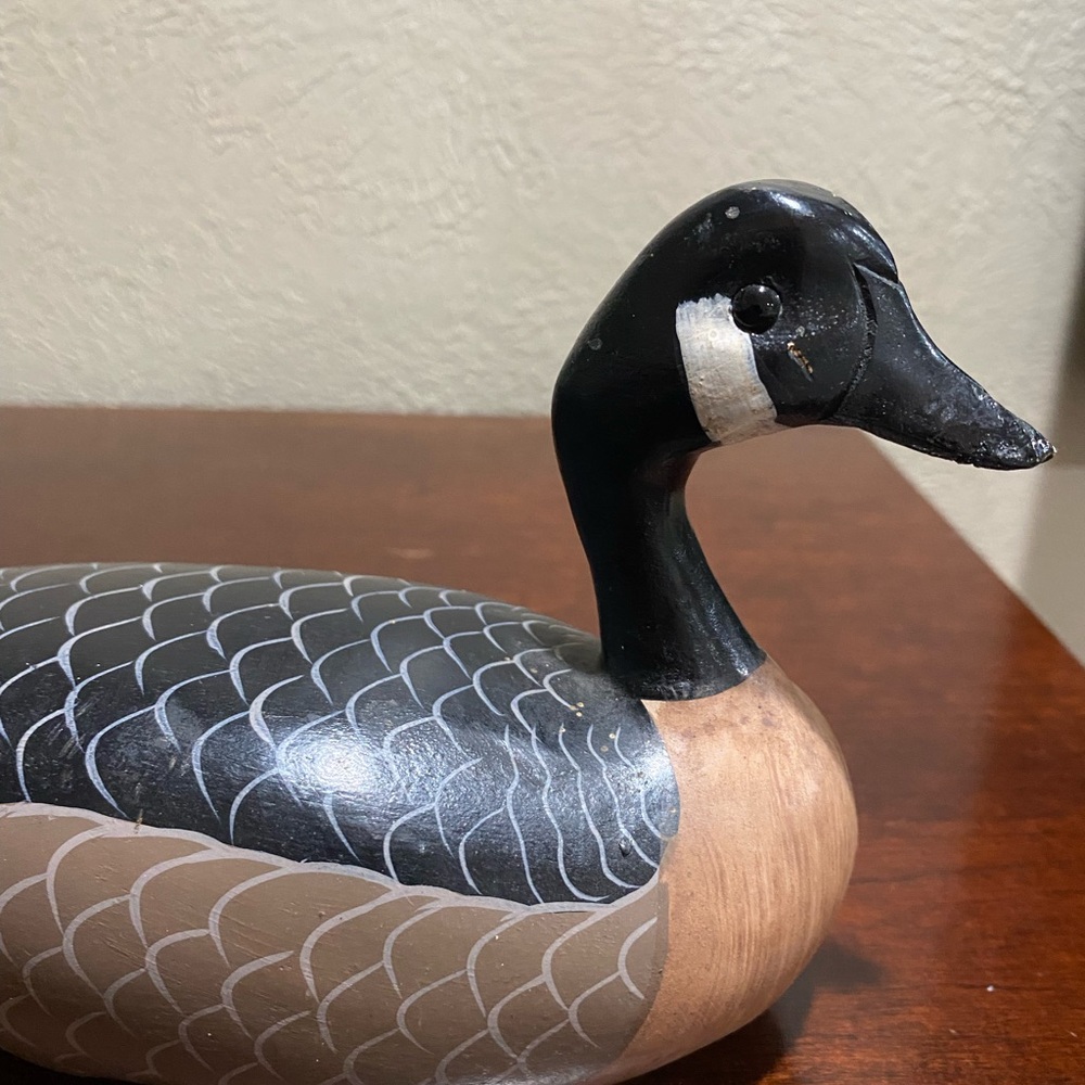 Decorative, Solid Wood, Hand carved, Wooden Canadian Goose - Picture 4 of 8